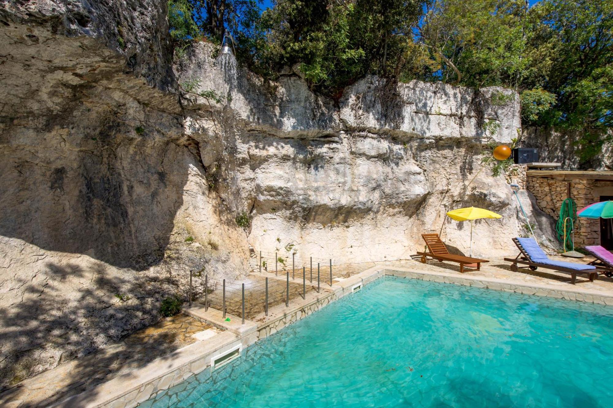 Holiday House Cave Romana Pula Exterior foto
